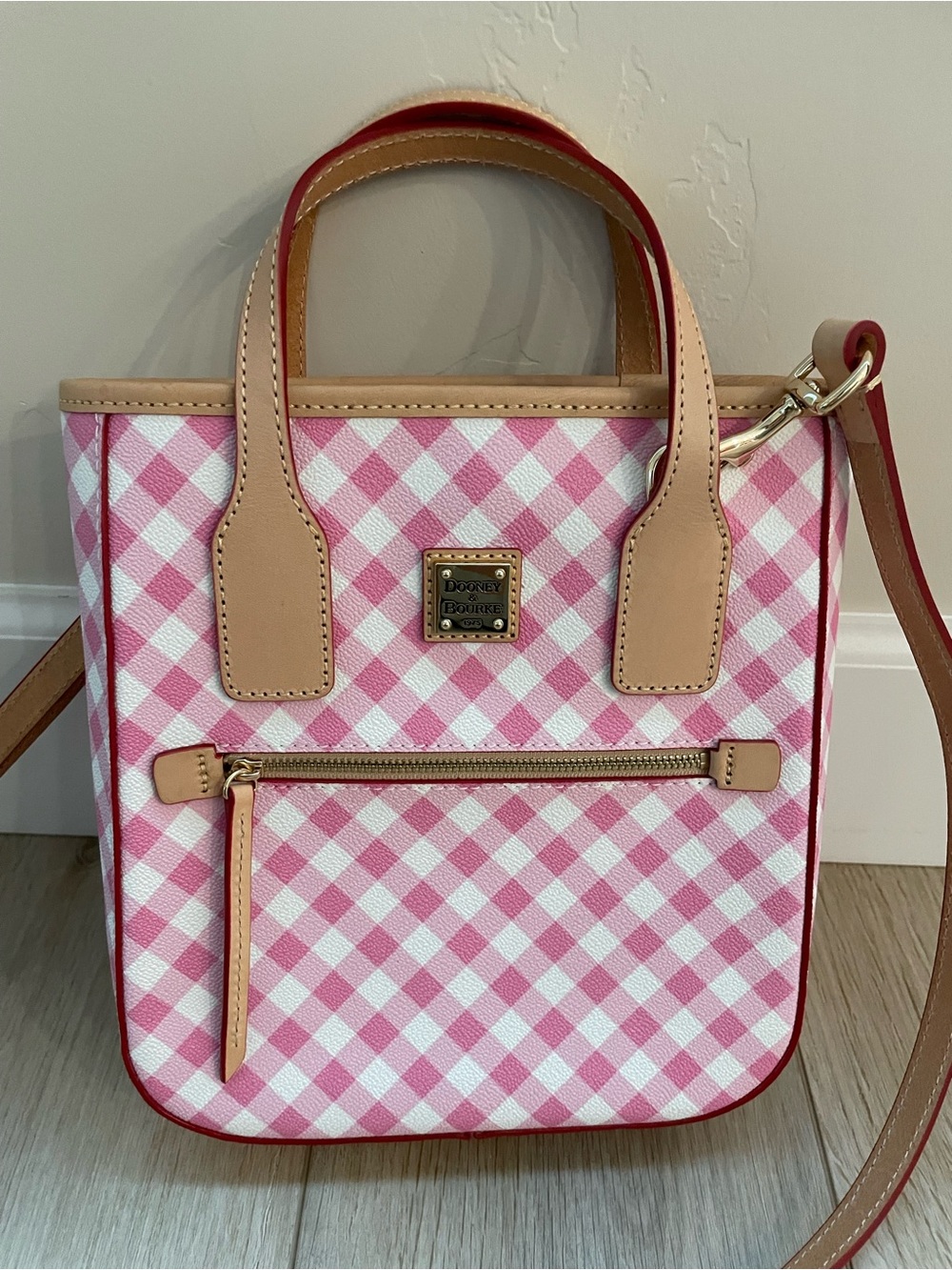 Dooney & Bourke Pink Gingham Crossbody with Tan Leather Trim - Picture 3 of 12